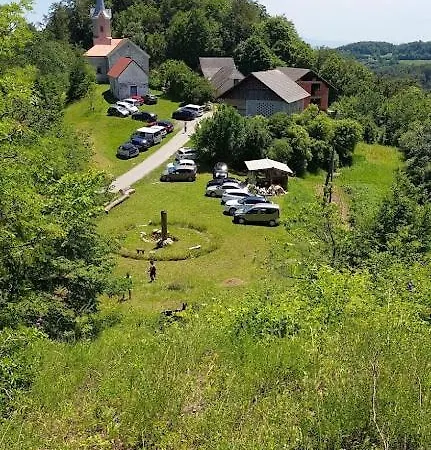 Volk Turjaski Campsite Gabrovka
